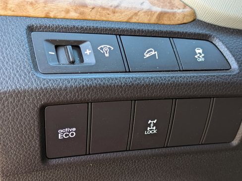 Used 2015 Hyundai Santa Fe Sport image 23