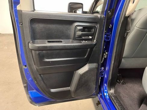 Used 2015 RAM 1500 Express RWD image 19