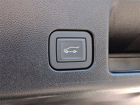 Used 2024 Chevrolet Equinox EV LT image 29