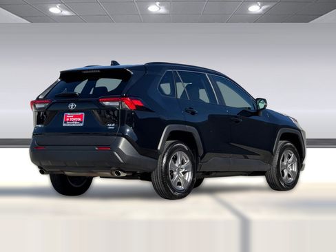 Used 2025 Toyota RAV4 XLE w/ Convenience Package image 3