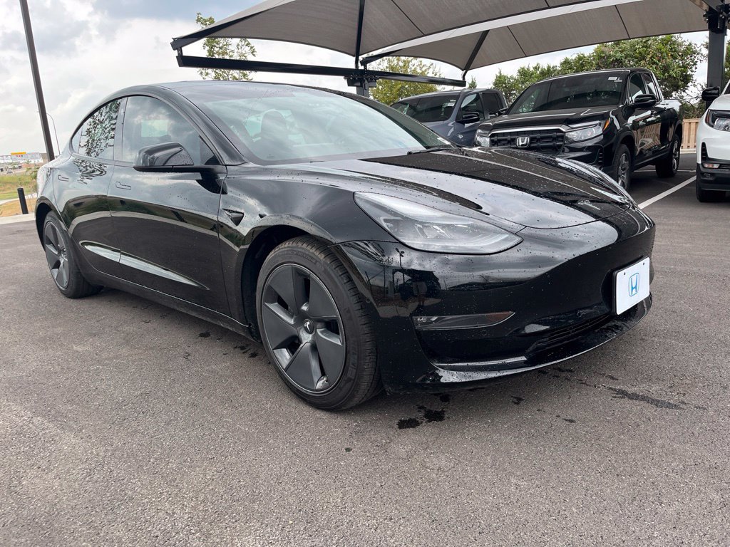 Used 2022 Tesla Model 3 Long Range AWD/4WD image 3