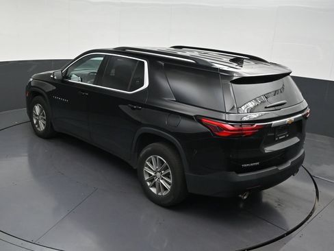 Used 2023 Chevrolet Traverse LT FWD image 18