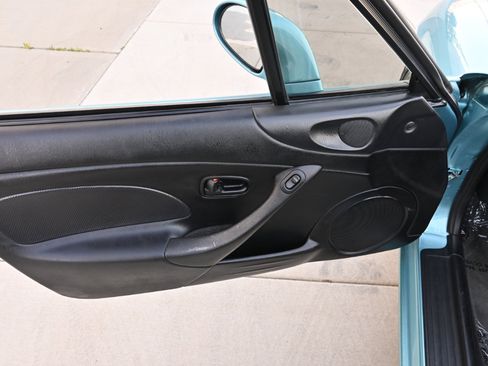 Used 2002 MAZDA MX-5 Miata image 25