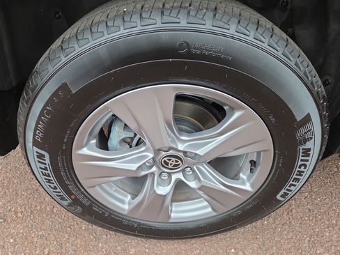 Certified 2025 Toyota RAV4 LE AWD/4WD image 10