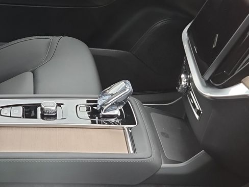 New 2026 Volvo XC90 B6 Plus w/ Protection Package Premier image 8