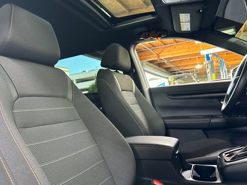 Used 2025 Honda CR-V Sport image 31
