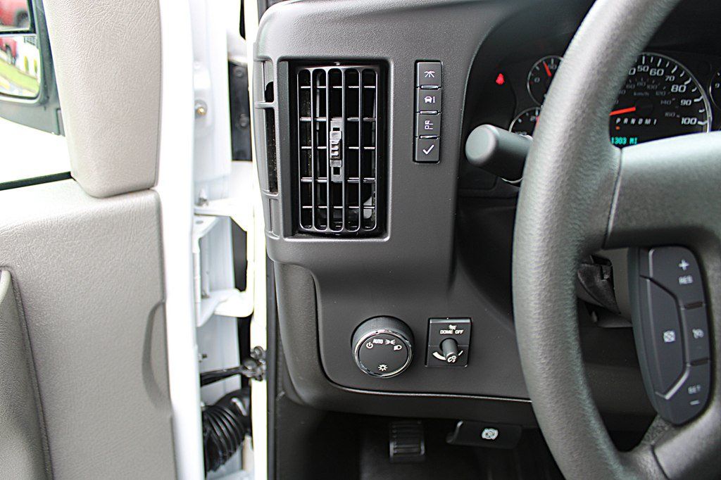 Used 2025 GMC Savana 2500 Extended w/ Driver Convenience Package RWD image 27