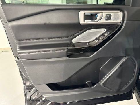 Used 2022 Ford Explorer Platinum w/ Equipment Group 601A AWD/4WD image 20
