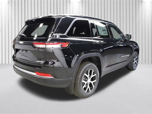 New 2025 Jeep Grand Cherokee Limited w/ Luxury Tech Group II image 3