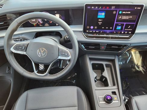 New 2026 Volkswagen Tiguan SE AWD/4WD image 3