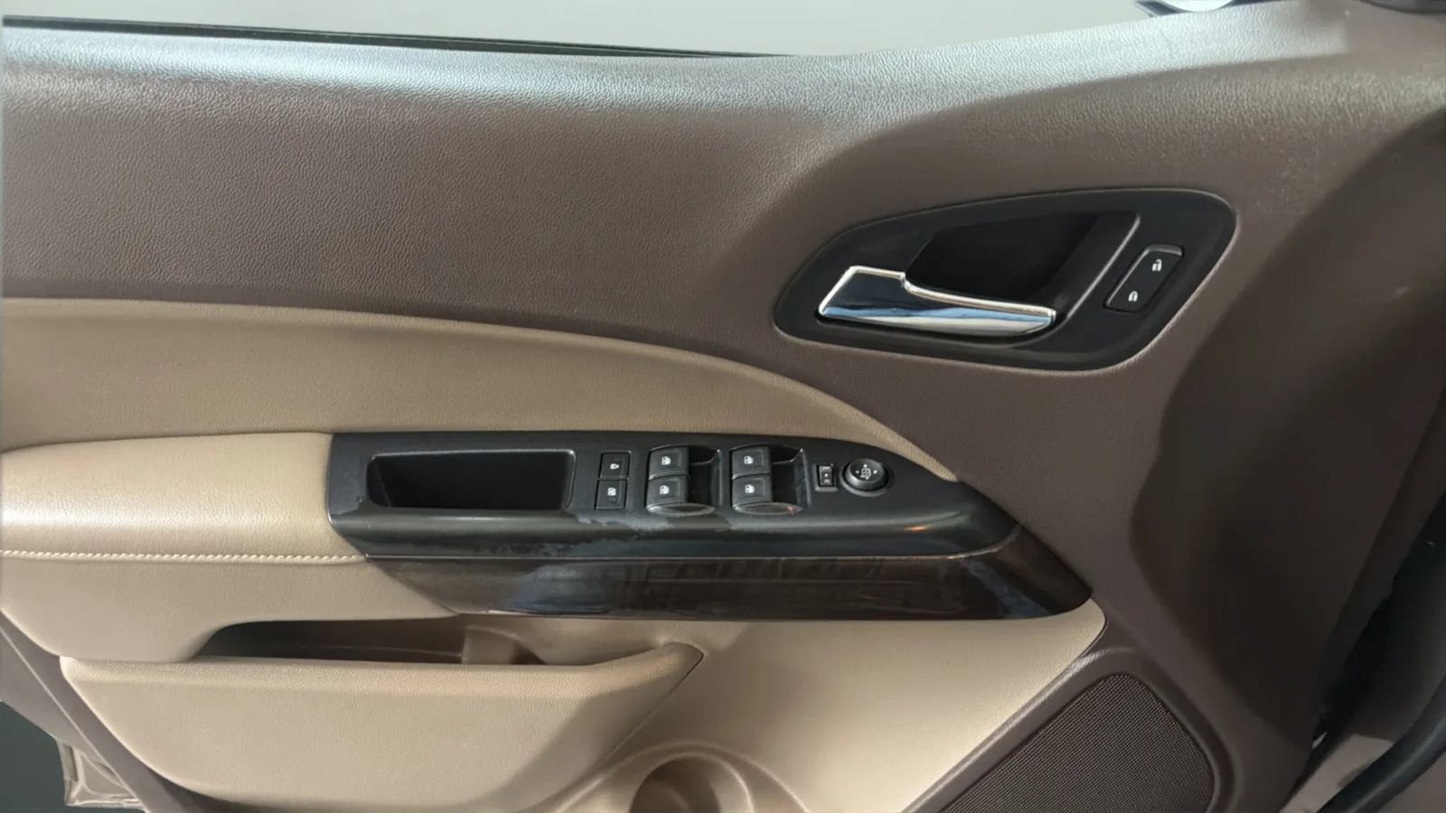 Used 2016 GMC Canyon SLE AWD/4WD image 16