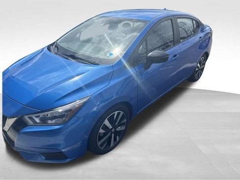 Used 2022 Nissan Versa SR FWD image 9