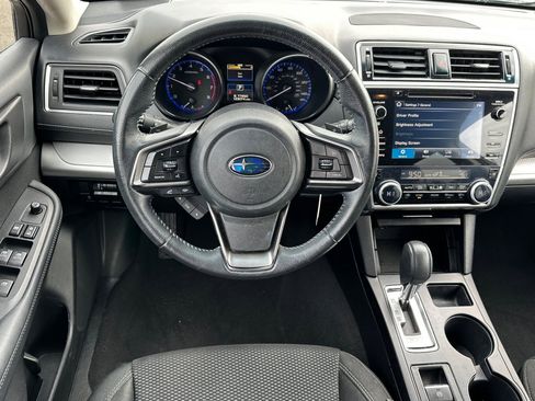 Used 2018 Subaru Outback 2.5i Premium image 16