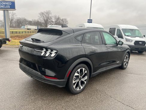 Used 2025 Ford Mustang Mach-E Select w/ Comfort Package Lite image 5