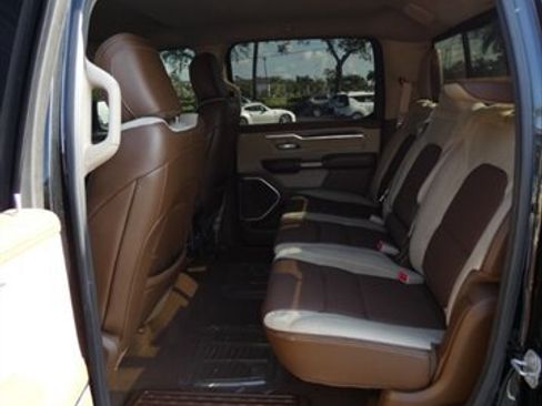Used 2019 RAM 1500 Laramie AWD/4WD image 45