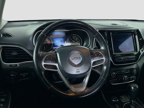Used 2020 Jeep Cherokee Limited AWD/4WD image 18