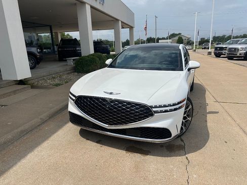 Used 2025 Genesis G90 3.5T AWD/4WD image 9