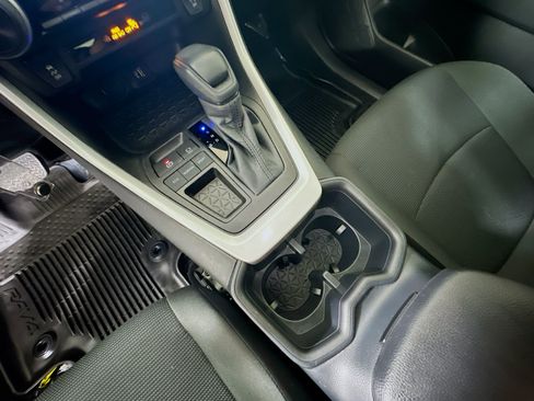 Certified 2025 Toyota RAV4 LE FWD image 21