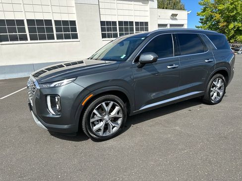 Used 2022 Hyundai Palisade Limited w/ Cargo Package AWD/4WD image 2