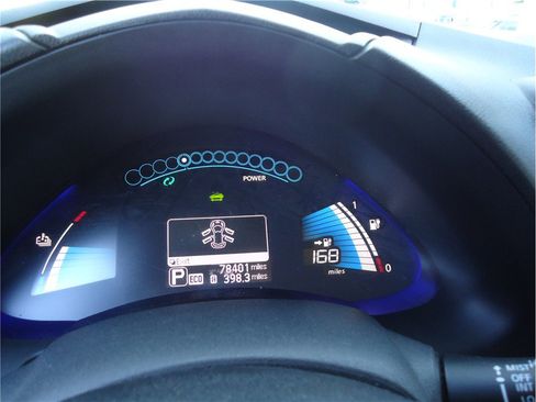 Used 2016 Nissan Leaf SV w/ Premium Package FWD image 30