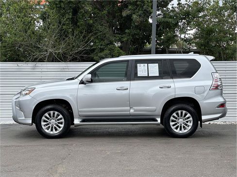 Used 2016 Lexus GX 460 w/ Premium Package AWD/4WD image 13