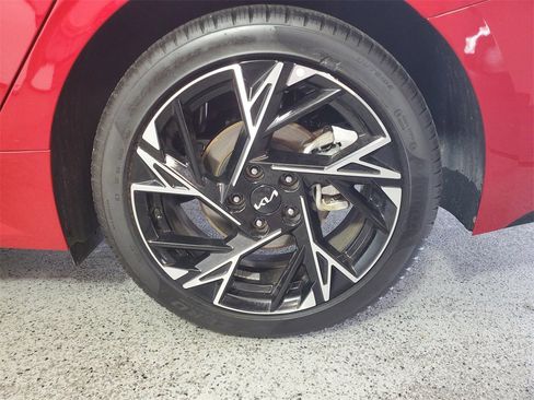 Used 2025 Kia K5 GT-Line w/ GT-Line Premium Package image 9