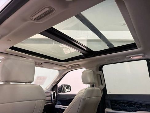 Used 2019 Ford Expedition Platinum image 30