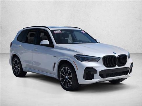 Used 2023 BMW X5 xDrive45e w/ Executive Package AWD/4WD image 3