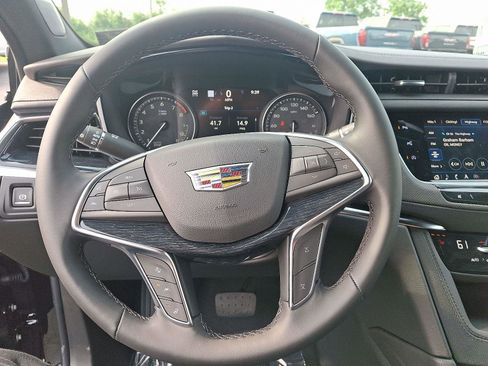 New 2025 Cadillac XT5 Premium Luxury w/ Technology Package AWD/4WD image 10