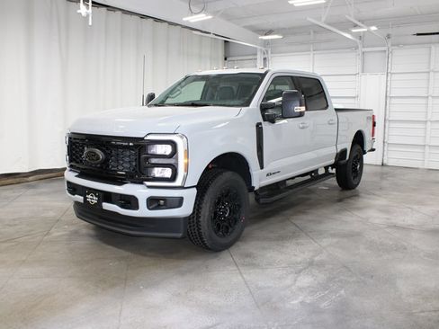 New 2026 Ford F250 XLT w/ XLT Premium Package AWD/4WD image 3