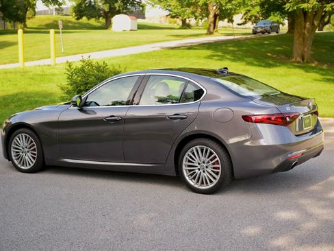 Used 2018 Alfa Romeo Giulia Ti w/ Quick Order Package 22X Lusso AWD/4WD image 23