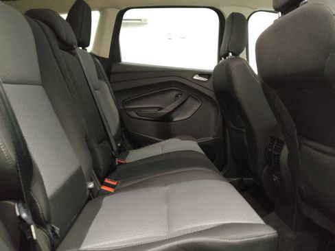 Used 2018 Ford Escape SE FWD image 19