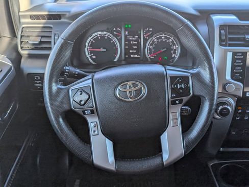 Used 2020 Toyota 4Runner 4WD image 16