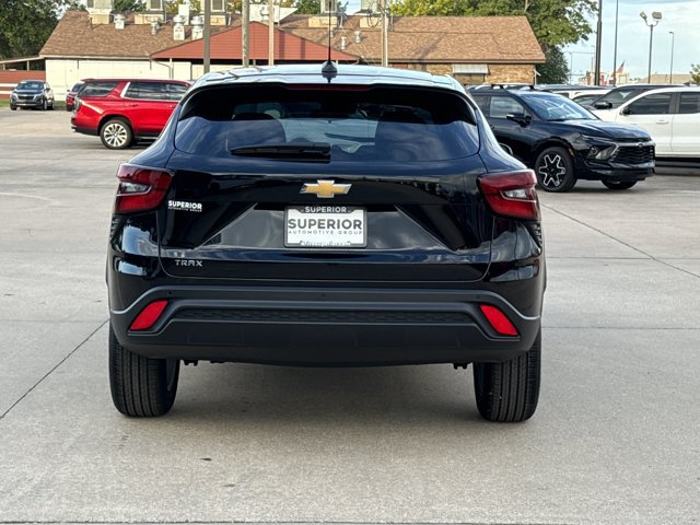 New 2026 Chevrolet Trax LS w/ LS Convenience Package FWD image 4