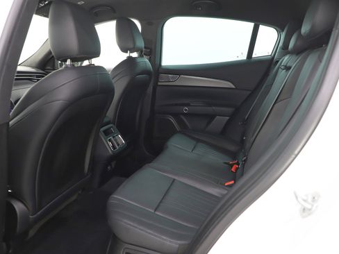 Used 2024 Maserati Grecale GT image 15