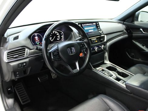 Used 2018 Honda Accord Sport image 8