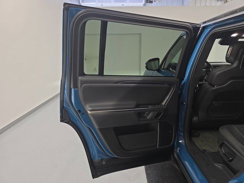 Used 2023 Rivian R1S Adventure AWD/4WD image 17