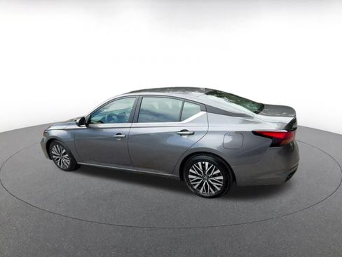Used 2026 Nissan Altima 2.5 SV FWD image 9