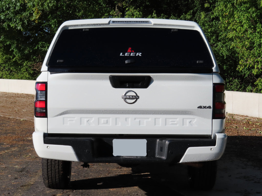 Used 2025 Nissan Frontier SV AWD/4WD image 5