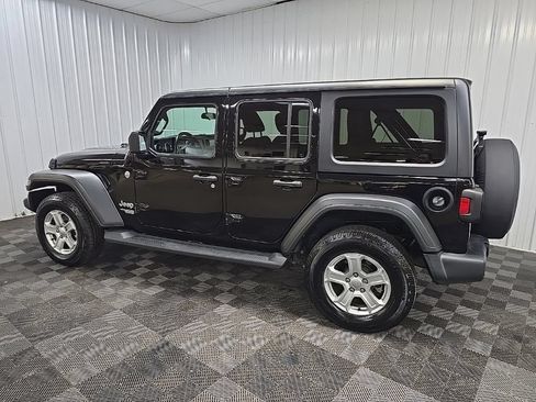 Used 2019 Jeep Wrangler Unlimited Sport S AWD/4WD image 4