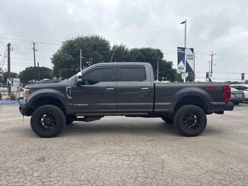Used 2020 Ford F250 Platinum w/ FX4 Off-Road Package AWD/4WD image 7