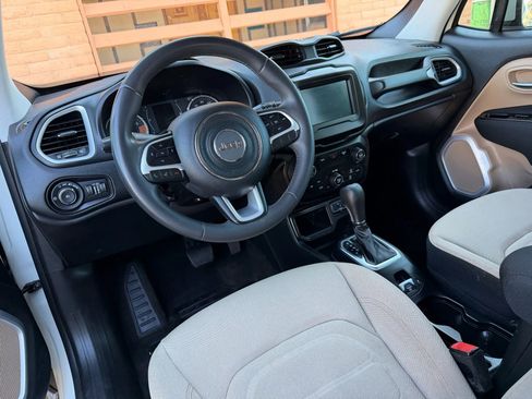 Used 2019 Jeep Renegade Latitude w/ Popular Equipment Group image 14