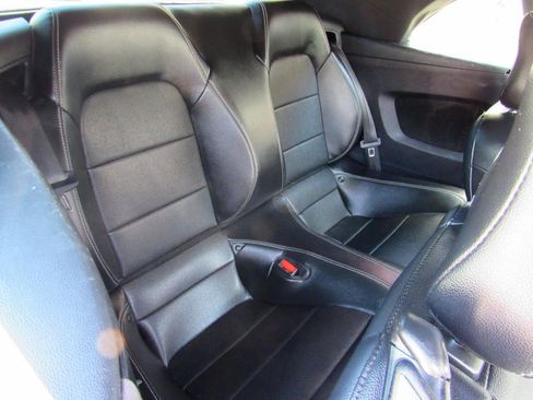 Used 2022 Ford Mustang Premium RWD image 38