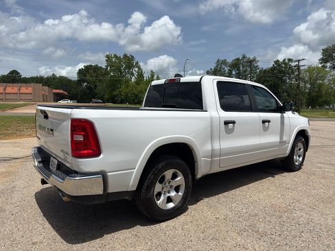 Used 2025 RAM 1500 Big Horn AWD/4WD image 11