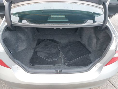 Used 2015 Toyota Camry SE FWD image 13