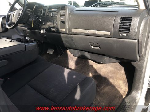 Used 2014 Chevrolet Silverado 2500 LT w/ Interior Plus Package image 19