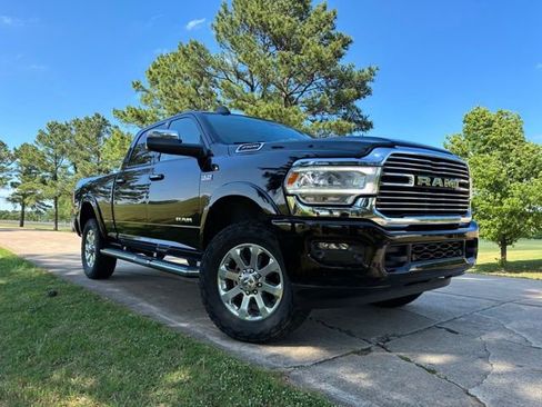 Used 2022 RAM 2500 Laramie AWD/4WD image 2