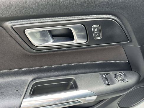 Used 2019 Ford Mustang GT w/ Black Accent Package RWD image 12