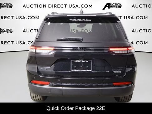 Used 2023 Jeep Grand Cherokee Limited w/ Black Appearance Package AWD/4WD image 3