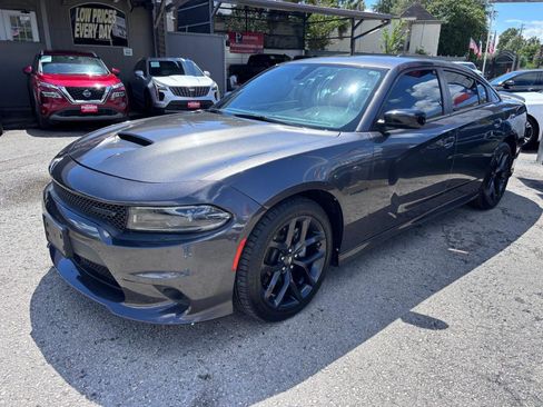 Used 2022 Dodge Charger R/T w/ Blacktop Package image 2